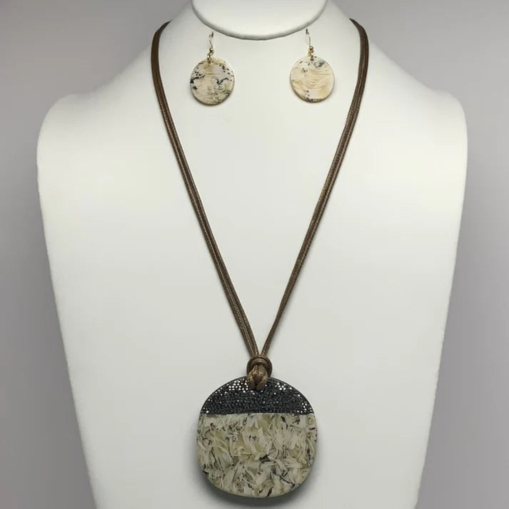 Rustic Circle Rhinestone