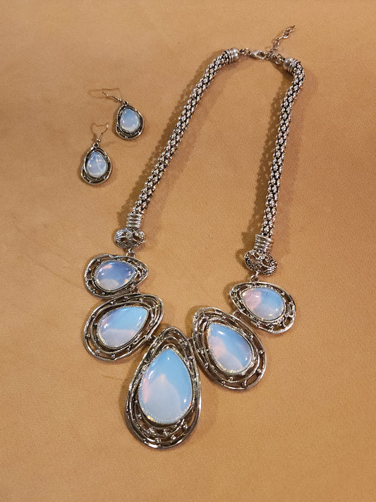 Opal Vintage Teardrop