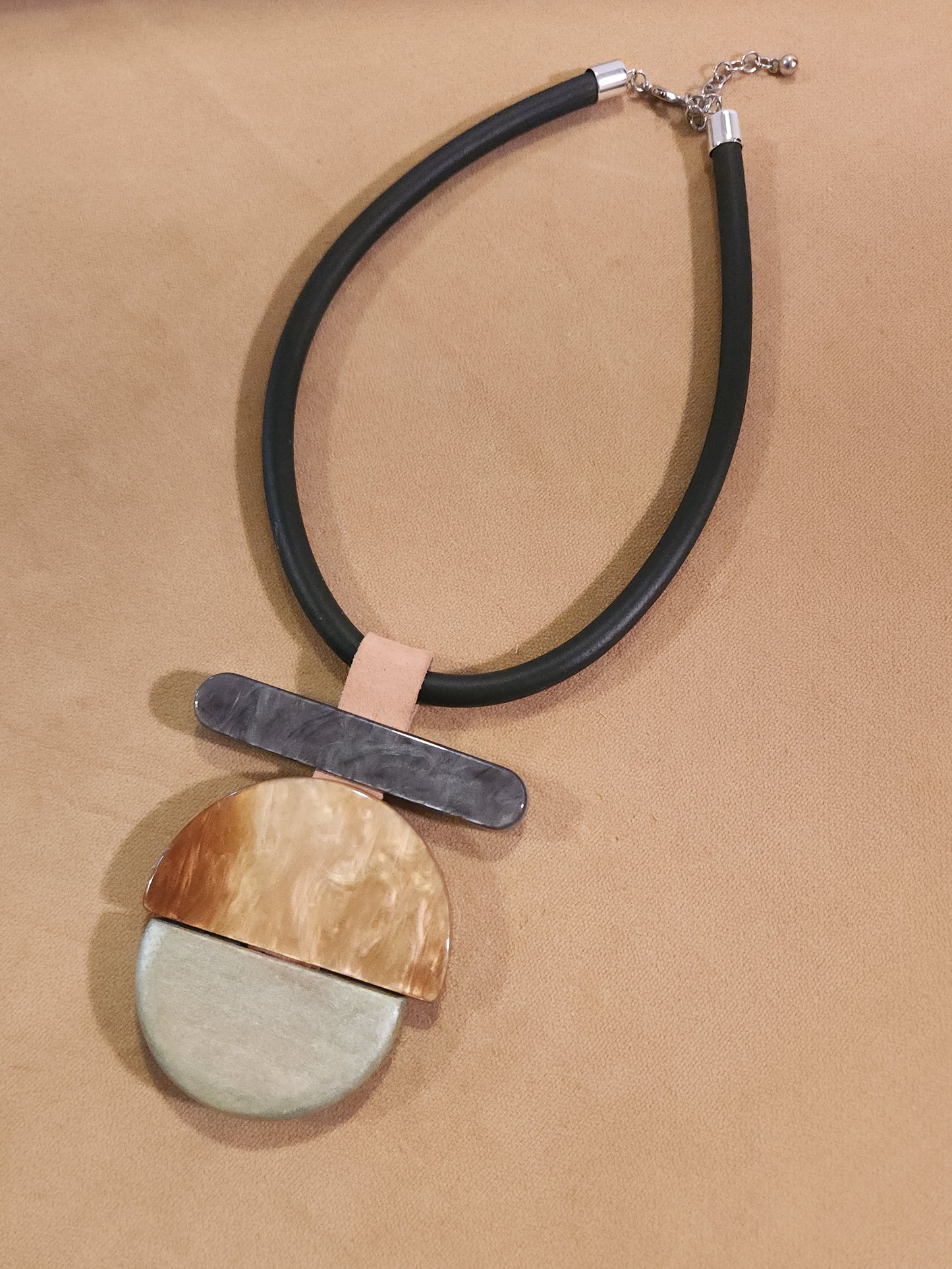 Wood and Marble Oval Design