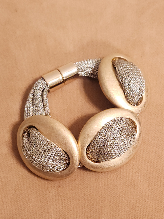 Oval Link with Mesh