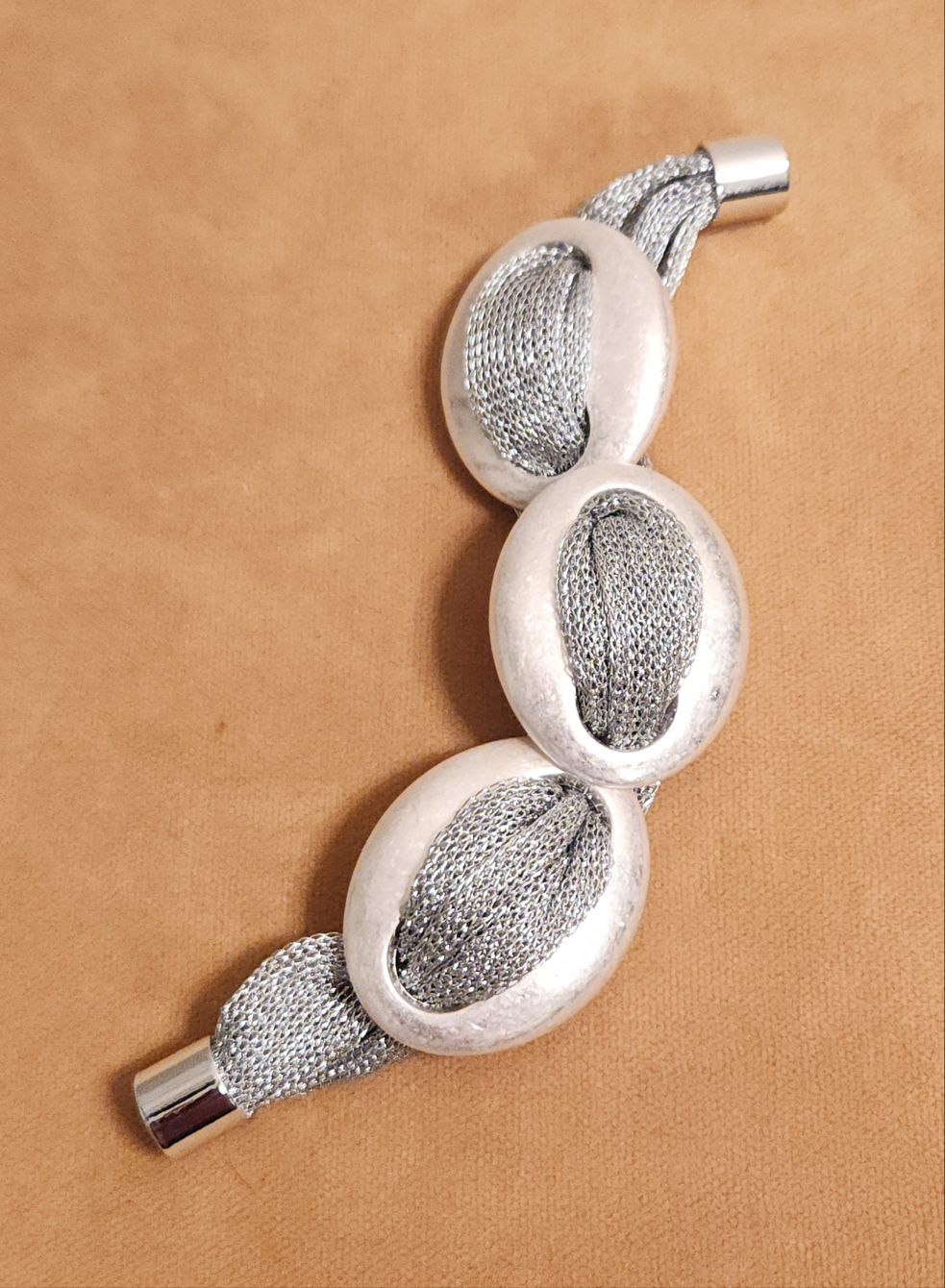 Oval Link with Mesh