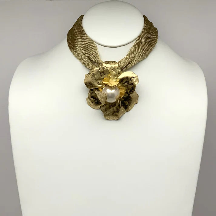 Metal Flower Pearl Mesh Necklace