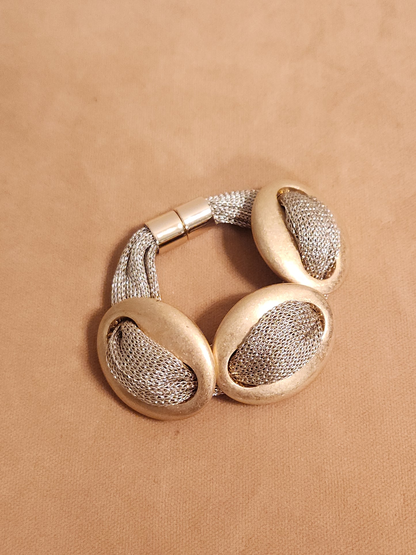 Oval Link with Mesh