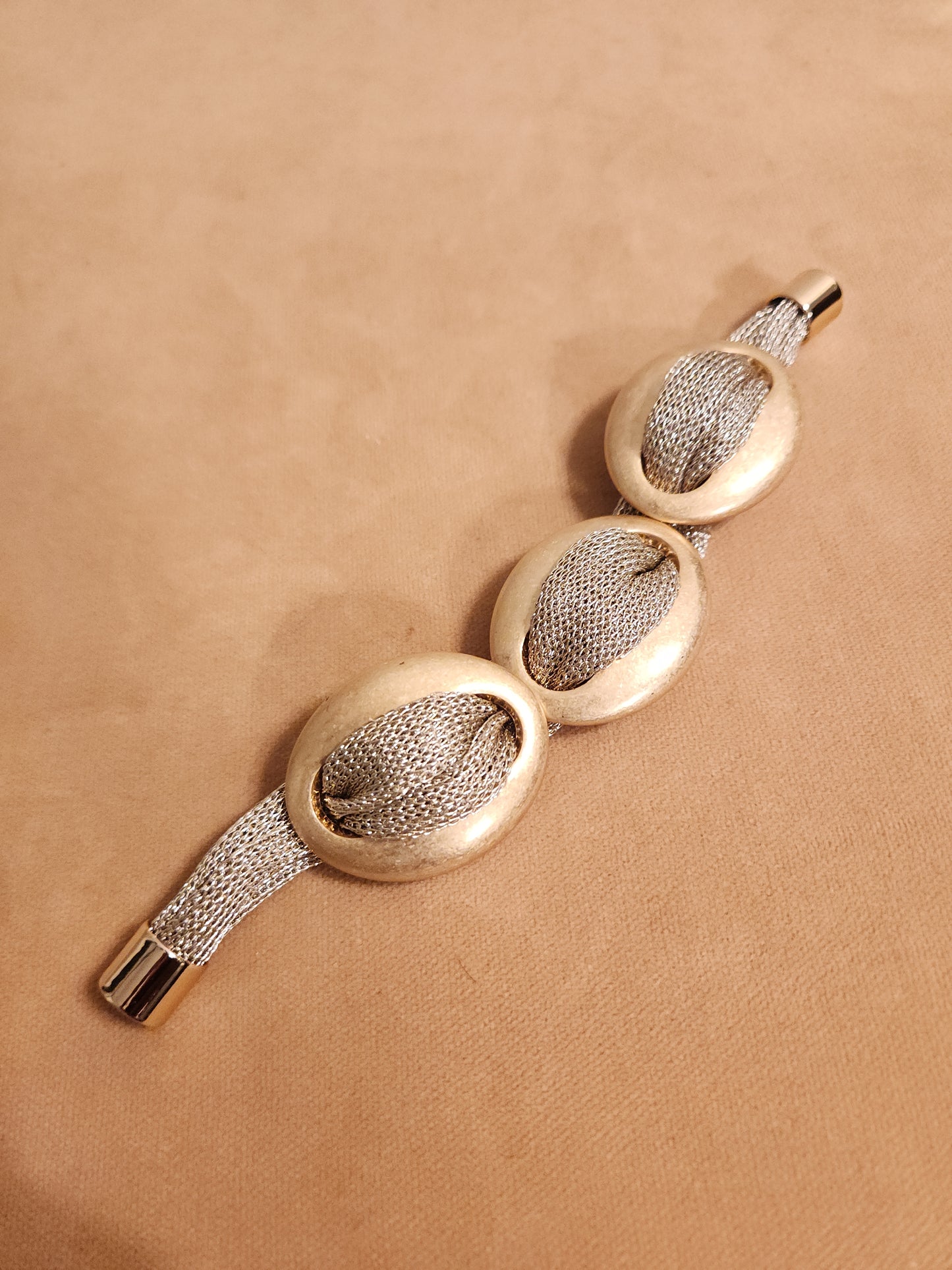 Oval Link with Mesh
